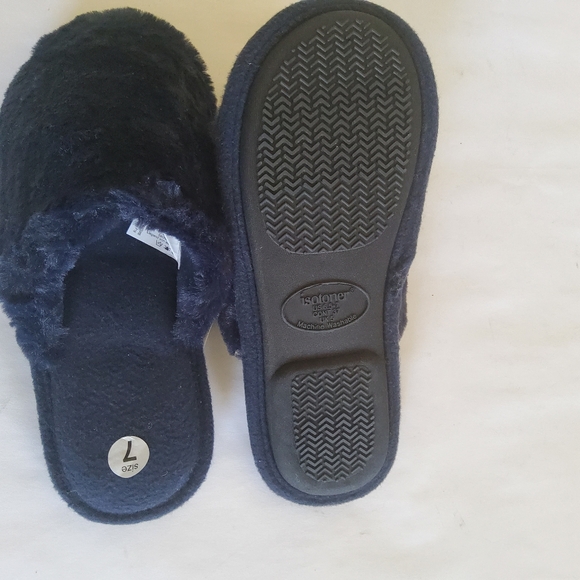 New Isotoner Cozy Fuzzy Slippers Slides in Dark Blue Size 7 - Picture 9 of 12
